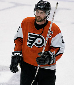 Centre Peter Forsberg has been dealt by the Philadelphia Flyers to the Nashville Predators.