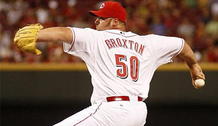 Jonathan Broxton is stepping up for the Cincinnati Reds.