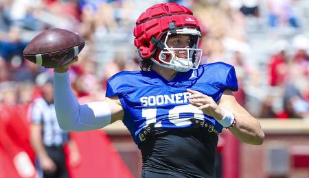 John Mateer is the news QB for the Oklahoma Sooners.