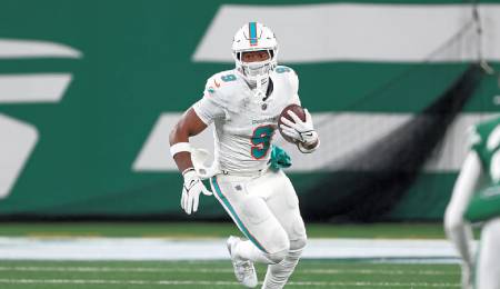 Jonnu Smith should help the Pittsburgh Steelers.